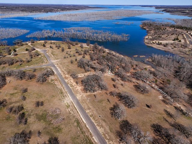 800 Waters Edge Way, Dodd City, TX 75438