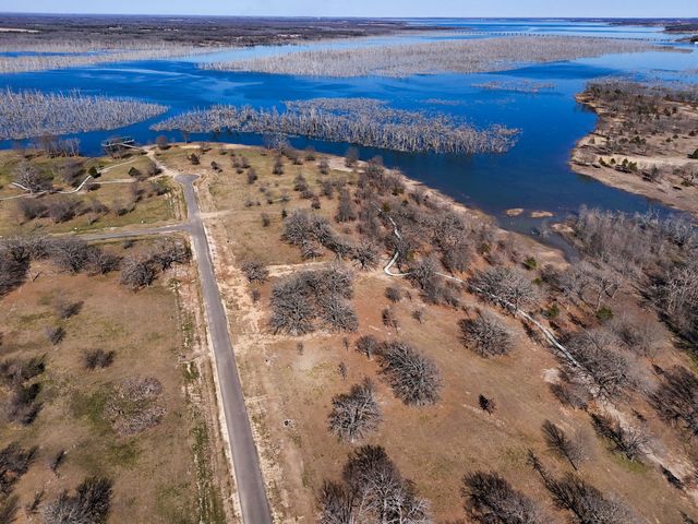 800 Waters Edge Way, Dodd City, TX 75438