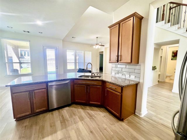 914 Windy Garden Way, Richmond, TX 77406