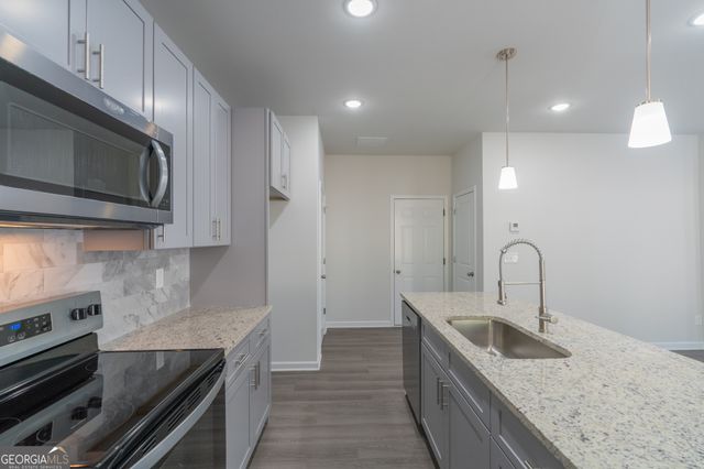 1031 Lakeshore Drive, Jonesboro, GA 30236