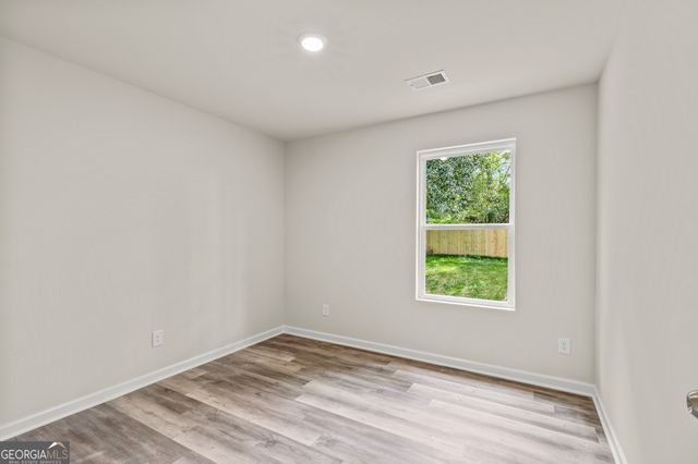 1031 Lakeshore Drive, Jonesboro, GA 30236