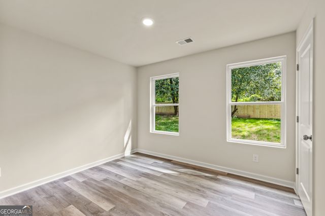 1031 Lakeshore Drive, Jonesboro, GA 30236