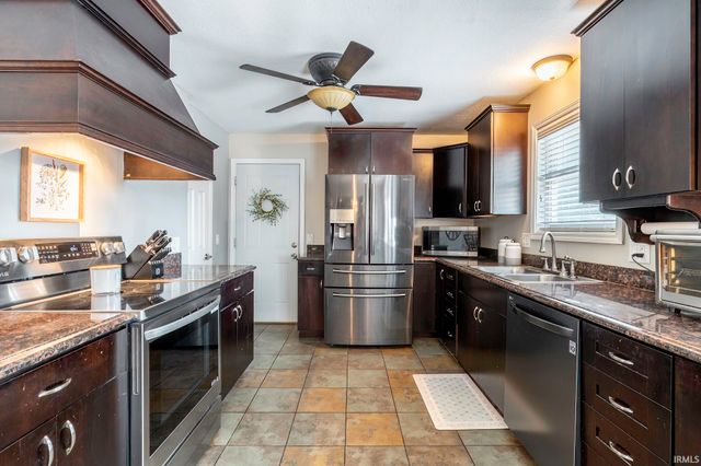 902 Windrift Lane, Fort Wayne, IN 46845