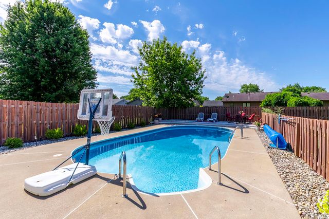 902 Windrift Lane, Fort Wayne, IN 46845
