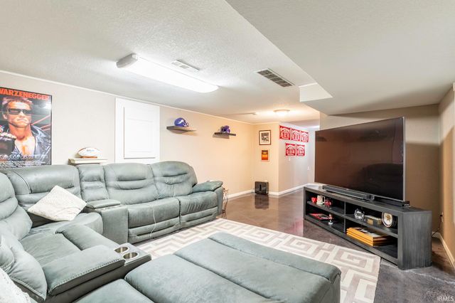 902 Windrift Lane, Fort Wayne, IN 46845