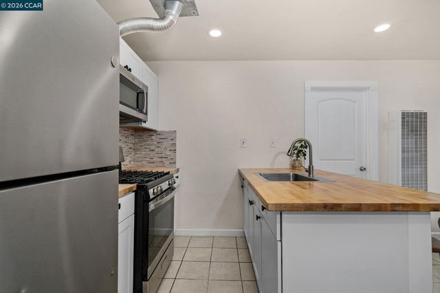 1926 Alcatraz Ave 6, Berkeley, CA 94703