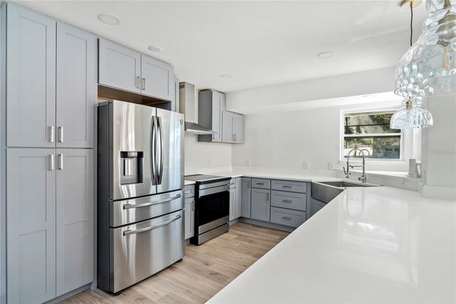 8418 CEDAR COVE DRIVE, Orlando, FL 32819