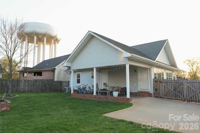 713 Willie Beatty Court, Statesville, NC 28677