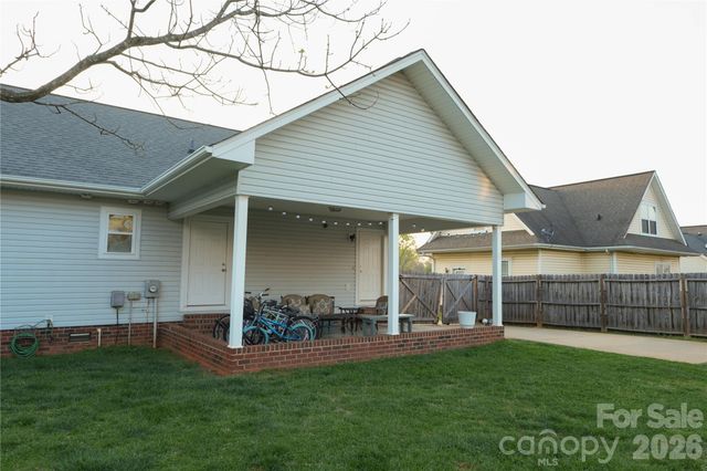 713 Willie Beatty Court, Statesville, NC 28677