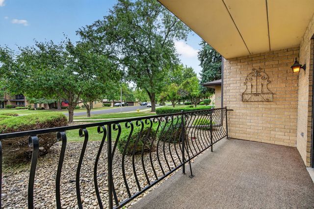 15110 Evergreen Drive 1C, Orland Park, IL 60462