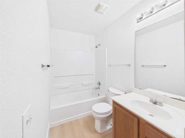 6824 Walkup LN, Austin, TX 78747