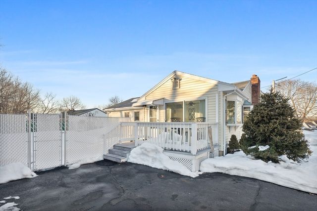 13 Ralph Road, Peabody, MA 01960