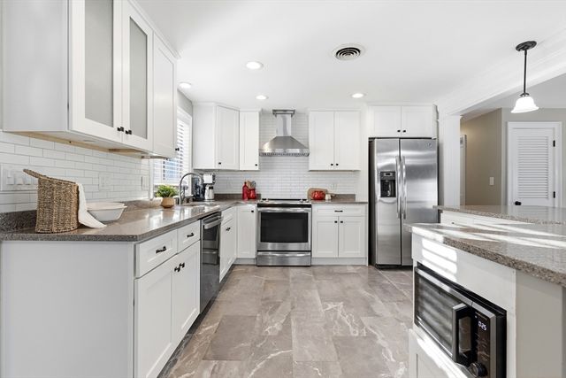 13 Ralph Road, Peabody, MA 01960