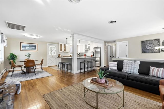 13 Ralph Road, Peabody, MA 01960