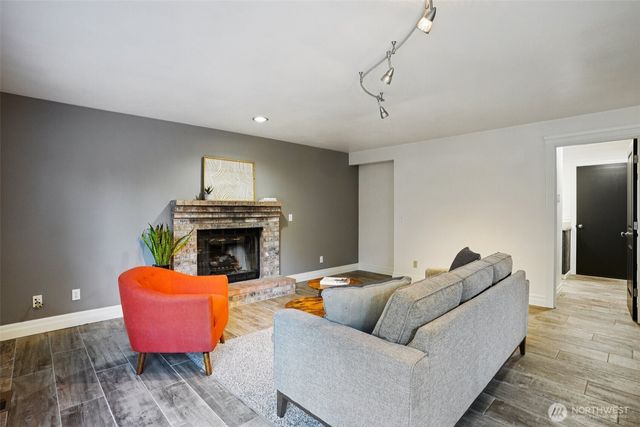 27114 109th Court SE, Kent, WA 98030