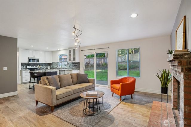 27114 109th Court SE, Kent, WA 98030