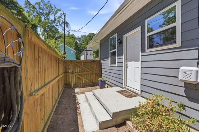 1110 Spruce Street, Durham, NC 27701