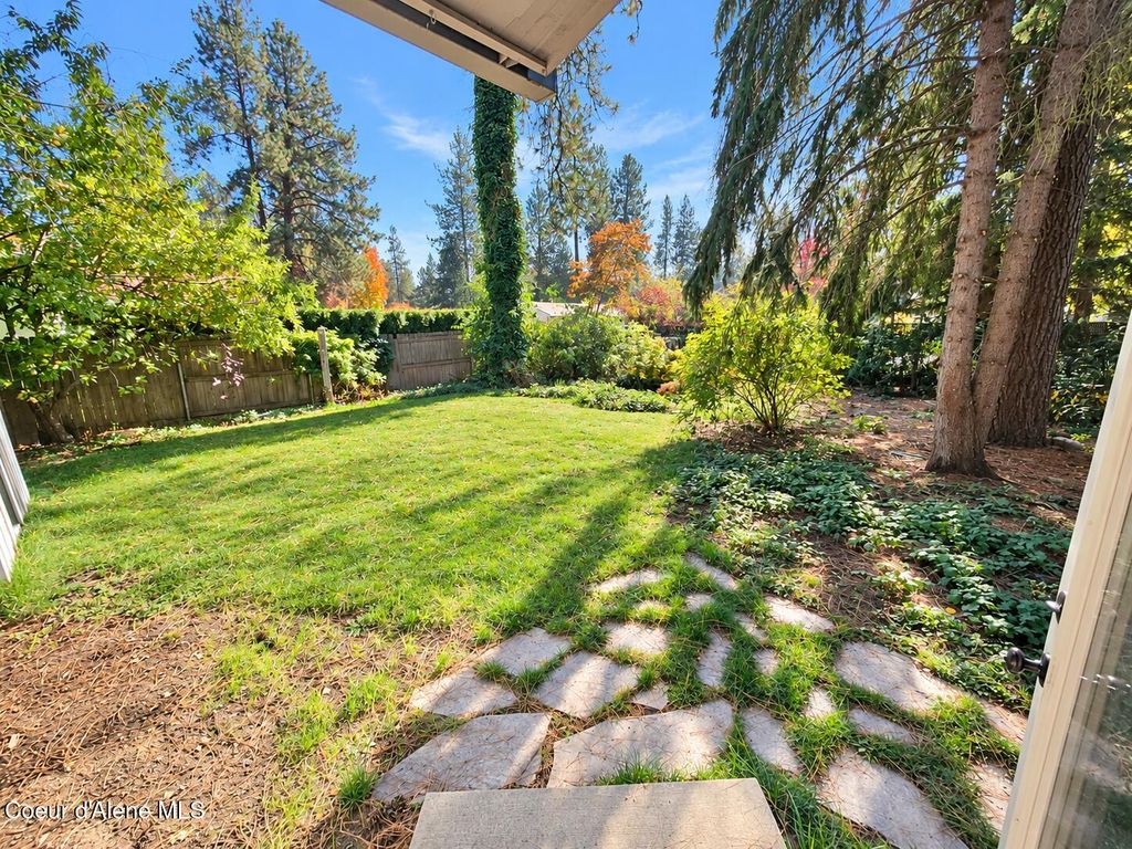 4758 E Woodland DR, Post Falls, ID 83854 photo 3