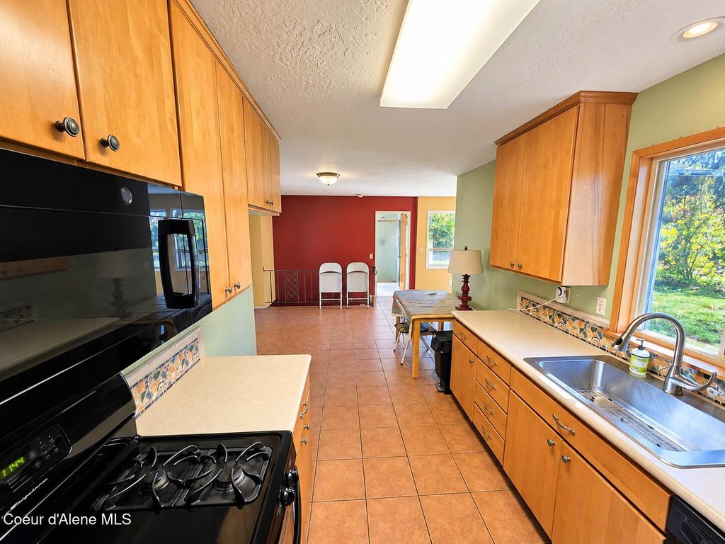 4758 E Woodland DR, Post Falls, ID 83854 photo 4
