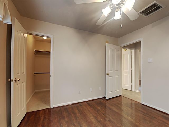 155 S Queenscliff Circle, Spring, TX 77382