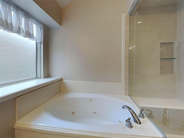 155 S Queenscliff Circle, Spring, TX 77382