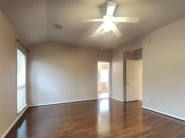155 S Queenscliff Circle, Spring, TX 77382
