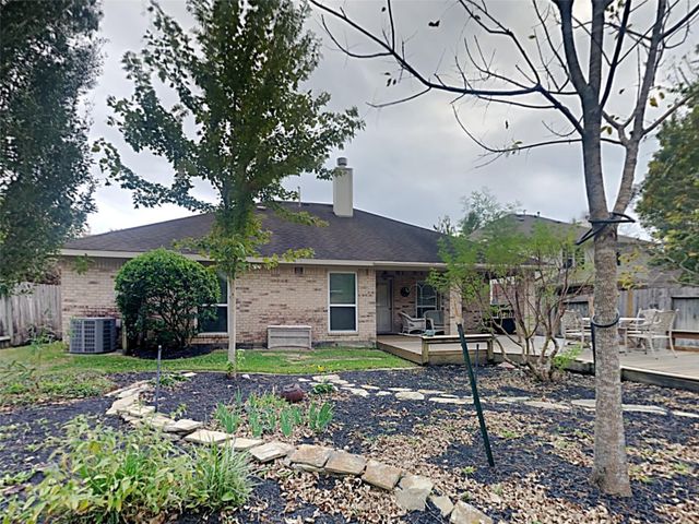 155 S Queenscliff Circle, Spring, TX 77382