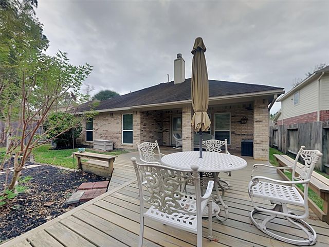 155 S Queenscliff Circle, Spring, TX 77382