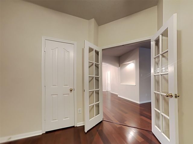 155 S Queenscliff Circle, Spring, TX 77382
