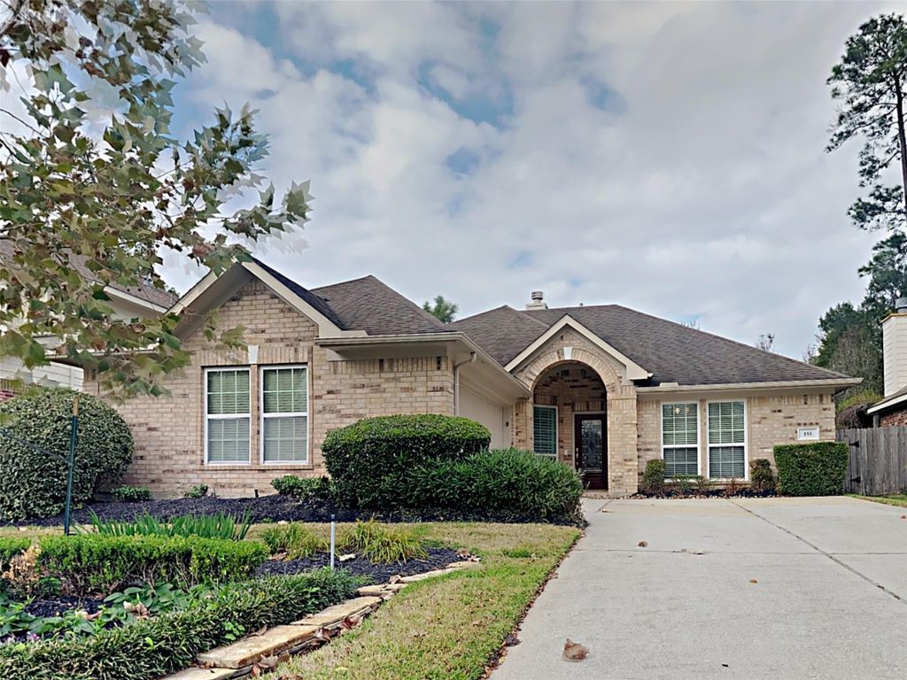 155 S Queenscliff Circle, Spring, TX 77382