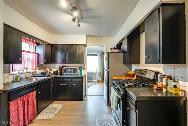 1266 Dayton Street, Akron, OH 44310