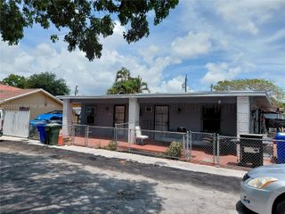2140 NW 1st Ter, Miami, FL 33125
