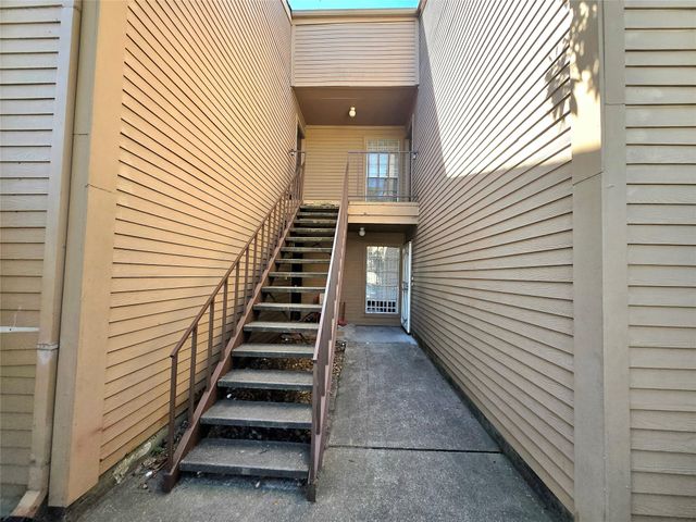 10555 Turtlewood Court 2105, Houston, TX 77072