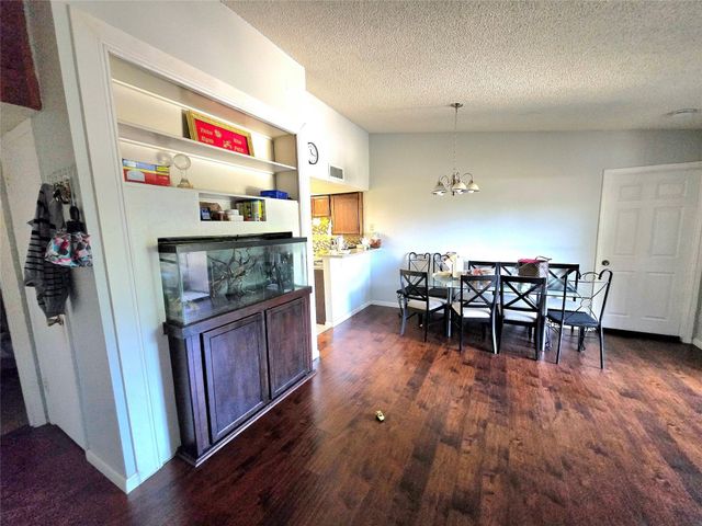 10555 Turtlewood Court 2105, Houston, TX 77072