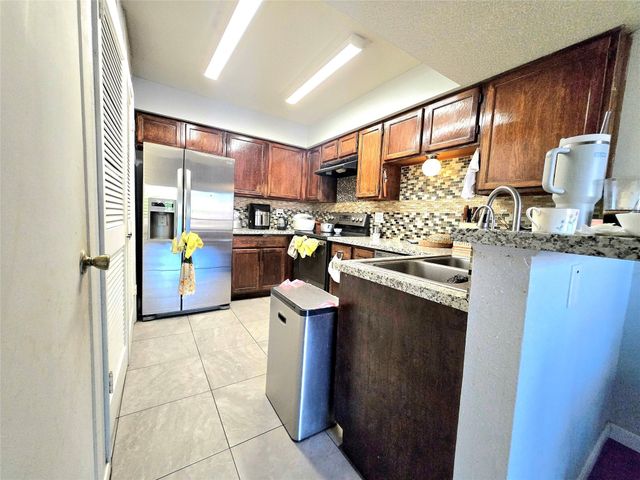 10555 Turtlewood Court 2105, Houston, TX 77072