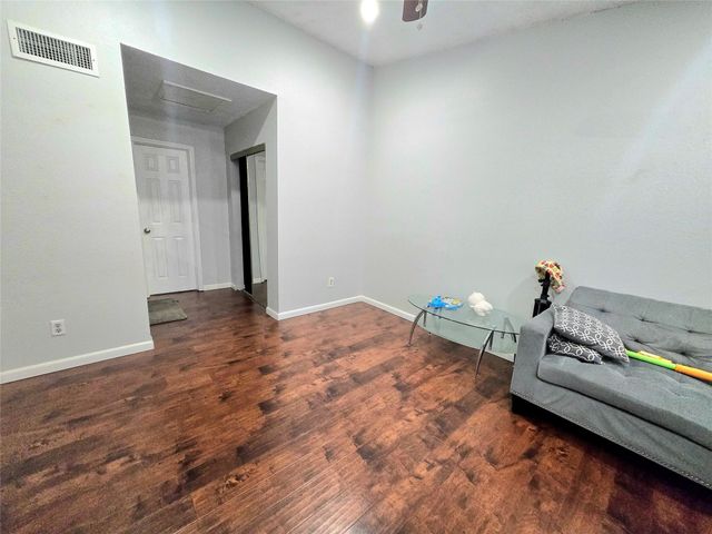 10555 Turtlewood Court 2105, Houston, TX 77072