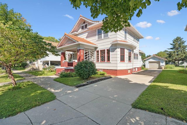 116 Liberty Street, Manchester, IA 52057