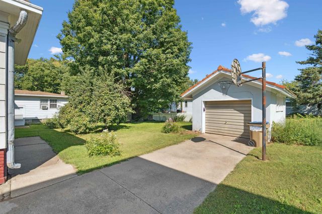 116 Liberty Street, Manchester, IA 52057