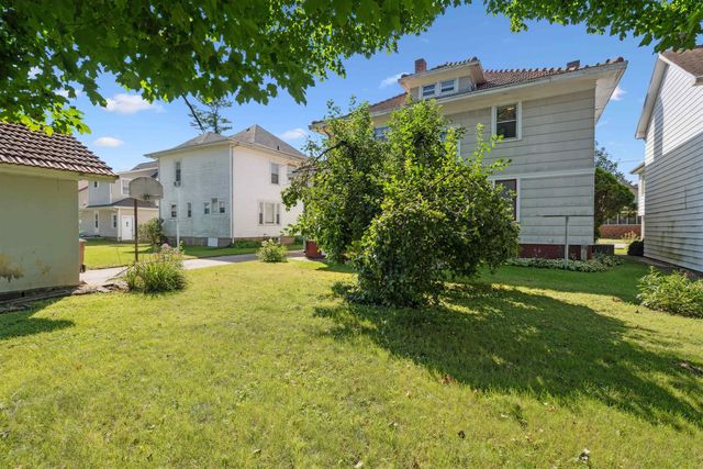 116 Liberty Street, Manchester, IA 52057