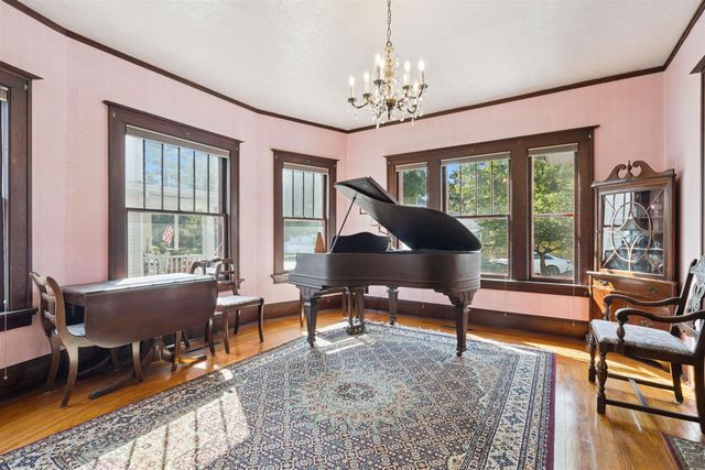 116 Liberty Street, Manchester, IA 52057