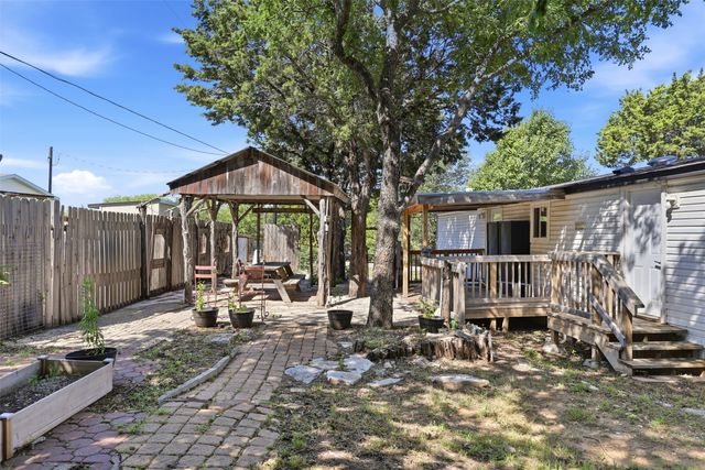 937 Nacogdoches River Drive, Granbury, TX 76048
