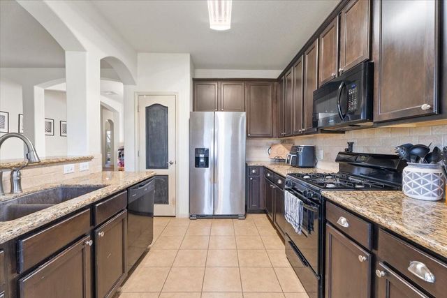 285 Country Crossing Circle, Magnolia, TX 77354