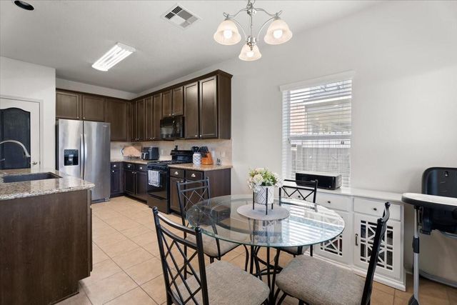 285 Country Crossing Circle, Magnolia, TX 77354