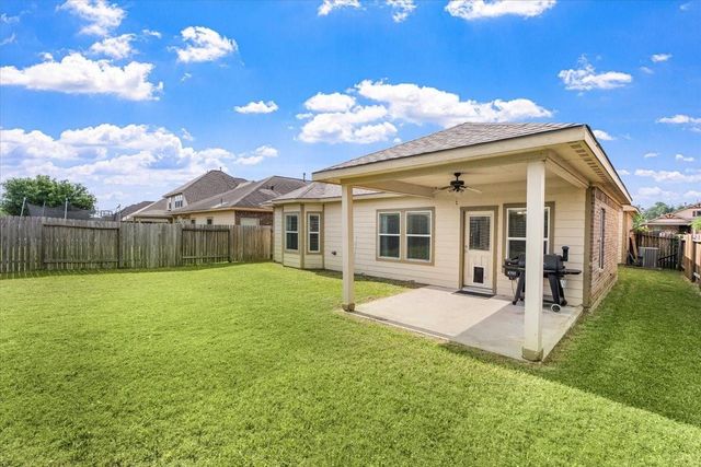 285 Country Crossing Circle, Magnolia, TX 77354