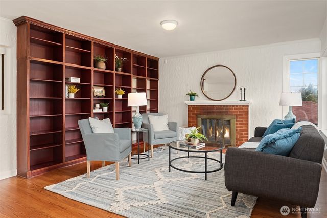 4625 48th Avenue S, Seattle, WA 98118