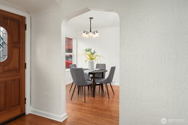 4625 48th Avenue S, Seattle, WA 98118