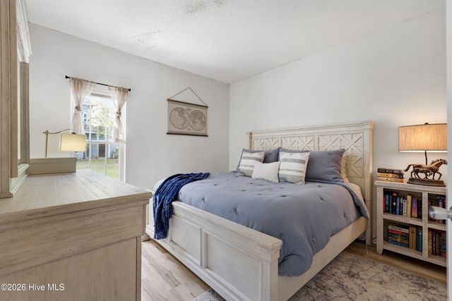 4230 Wilshire Boulevard Apt 104, Wilmington, NC 28403