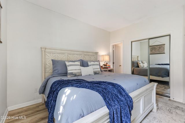 4230 Wilshire Boulevard Apt 104, Wilmington, NC 28403