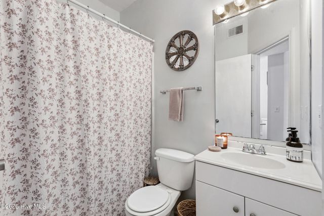 4230 Wilshire Boulevard Apt 104, Wilmington, NC 28403