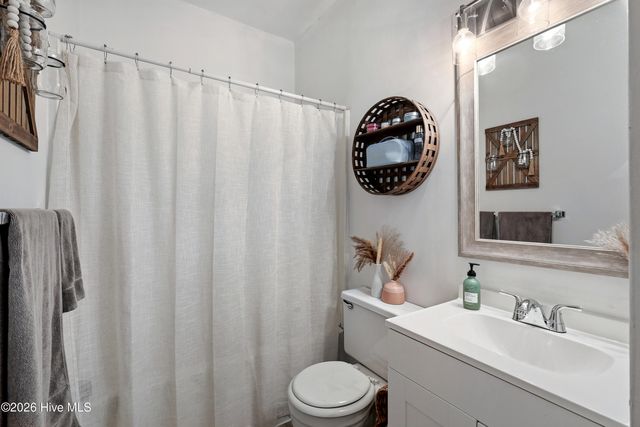 4230 Wilshire Boulevard Apt 104, Wilmington, NC 28403